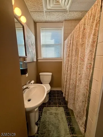 a view of a car in front of house