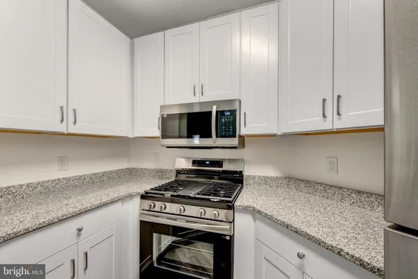 $2,450 | 4417 Fair Stone Drive, Unit 103, Fairfax, VA 22033