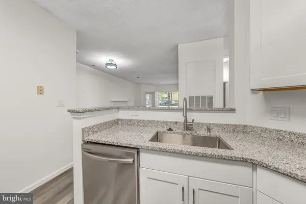$2,450 | 4417 Fair Stone Drive, Unit 103, Fairfax, VA 22033