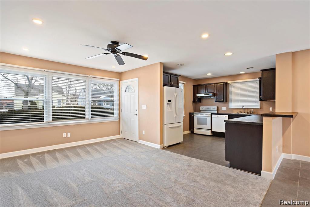 3722 Normandy Road Royal Oak, MI 48073 - Photo 3 of 14