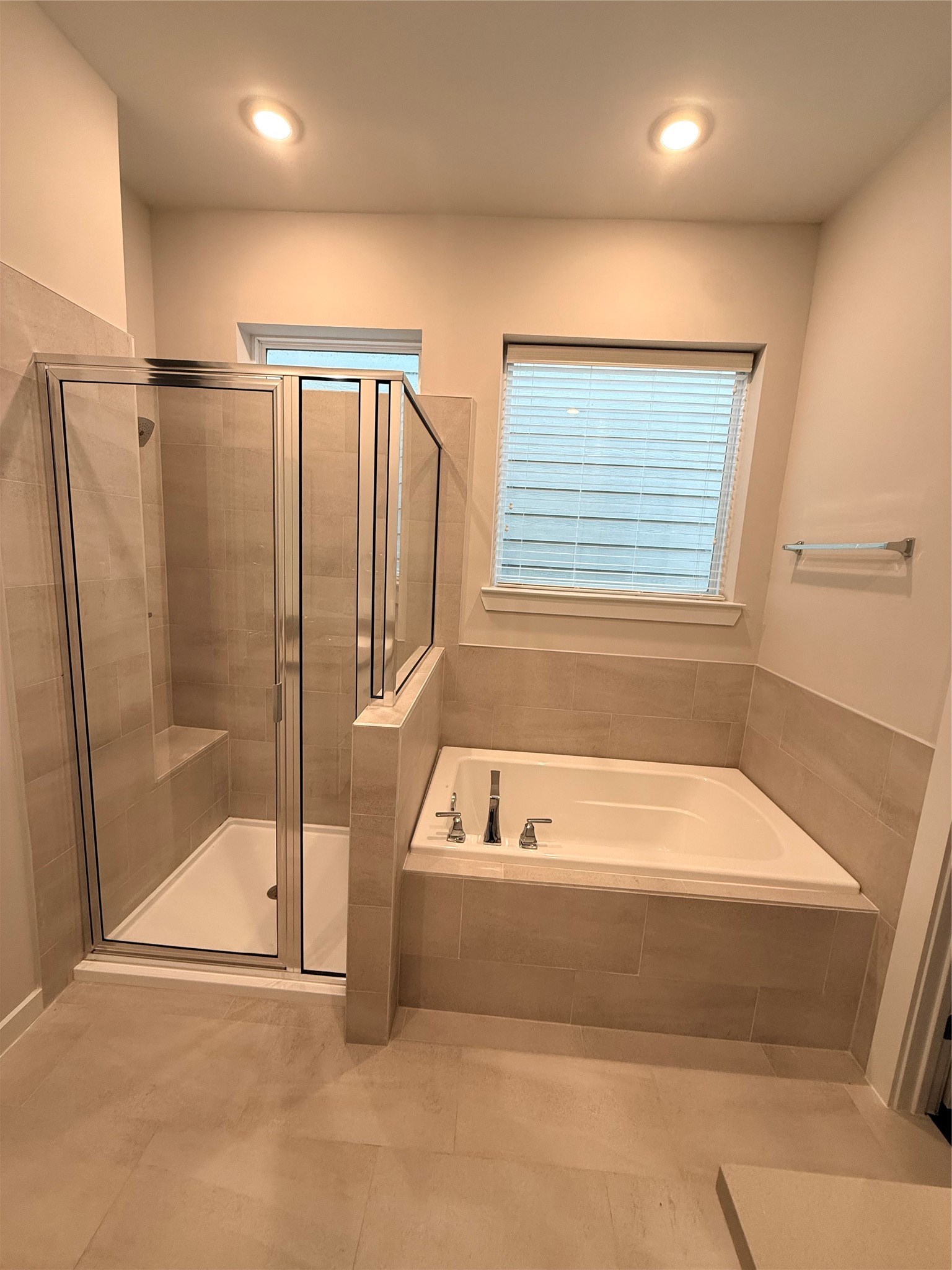 608 Thornton Road, Unit A Houston, TX 77018 - Photo 9 of 11 Gallery Image 9