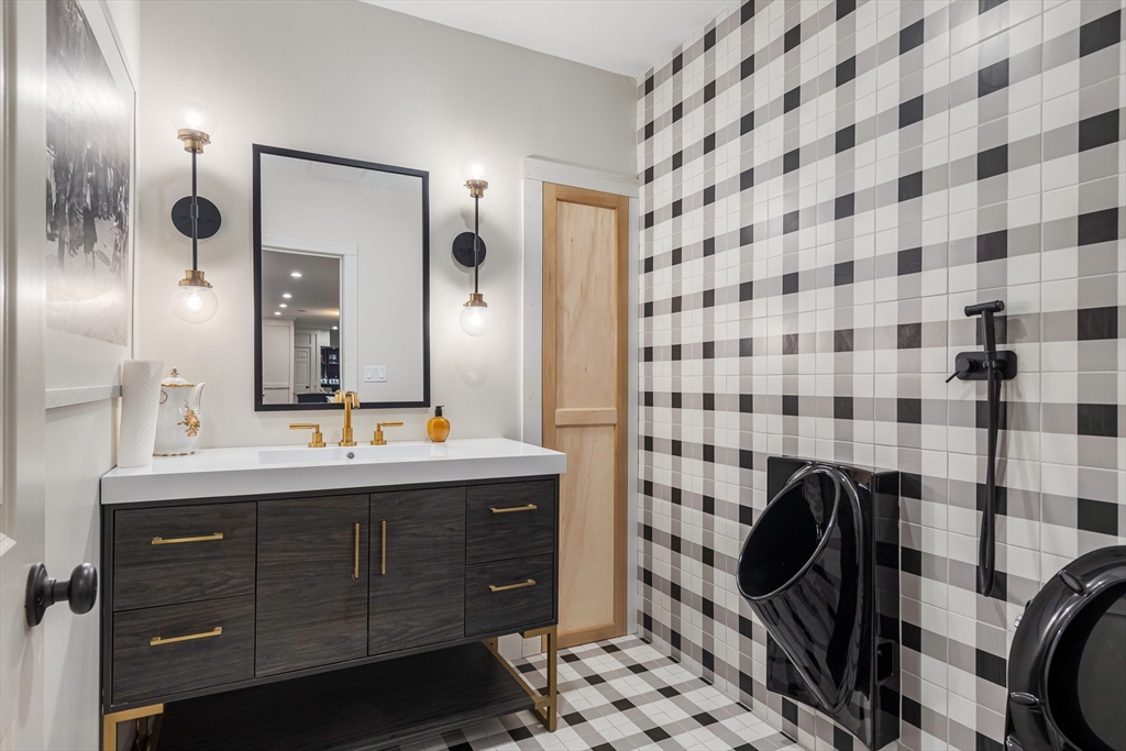227 Rice Road Wayland, MA 01778 - Photo 38 of 42