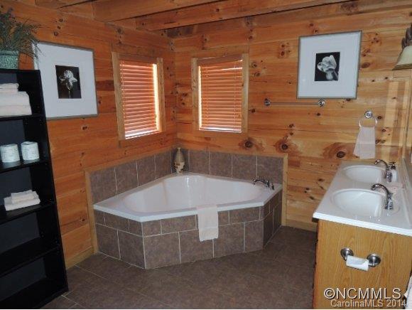 725 Watkins Road Bryson City, NC 28713 - Photo 16 of 17 Gallery Image 16