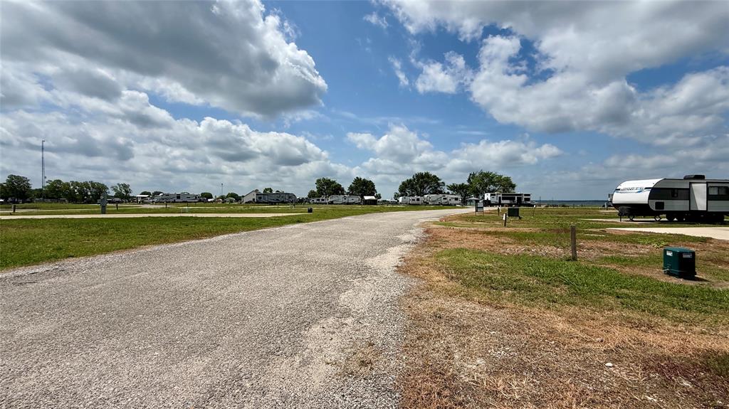 5136 Peninsula Road Kerens, TX 75144 - Photo 3 of 40 Private road access to the lot.