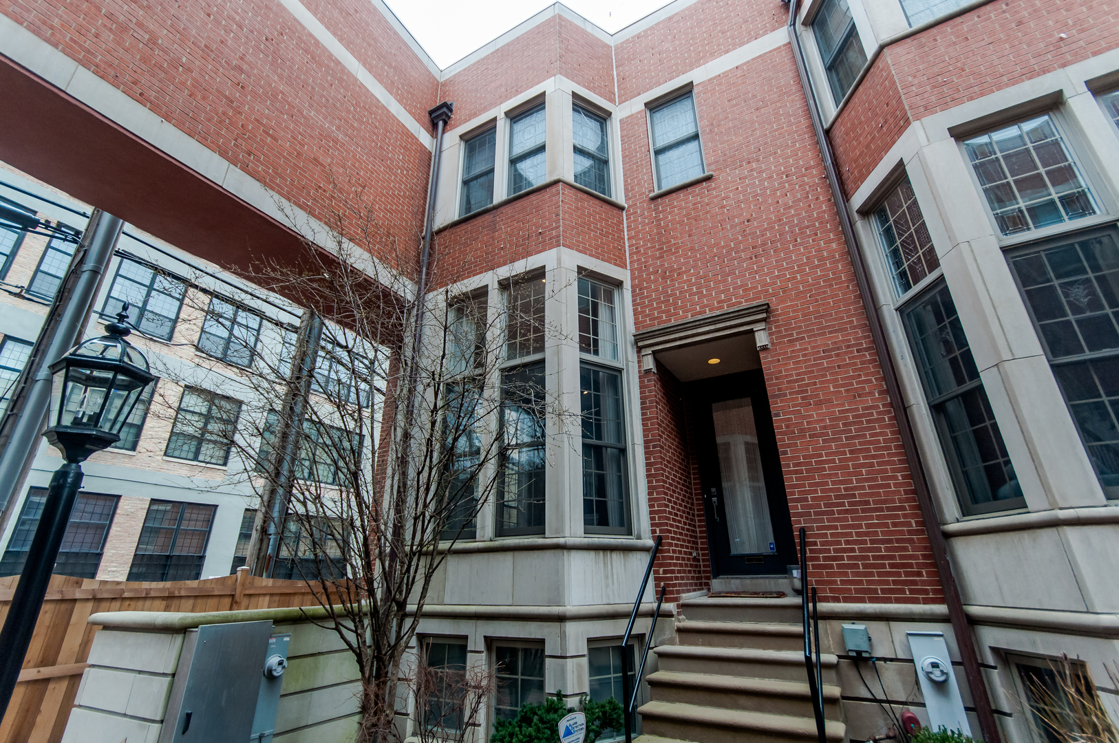 24 North Ada Street, Unit I Chicago, IL 60607 - Photo 1 of 12 a view of a building with a door