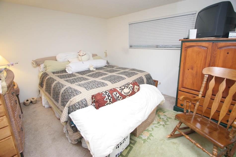 3375 Foothill Road, Unit 1013 Carpinteria, CA 93013 - Photo 4 of 5 Nice Sized Bedroom