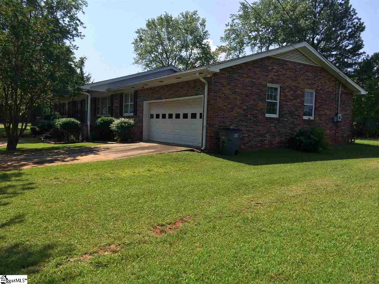904 Jacobs Road Greenville, SC 29605 - Photo 8 of 36 Gallery Image 8