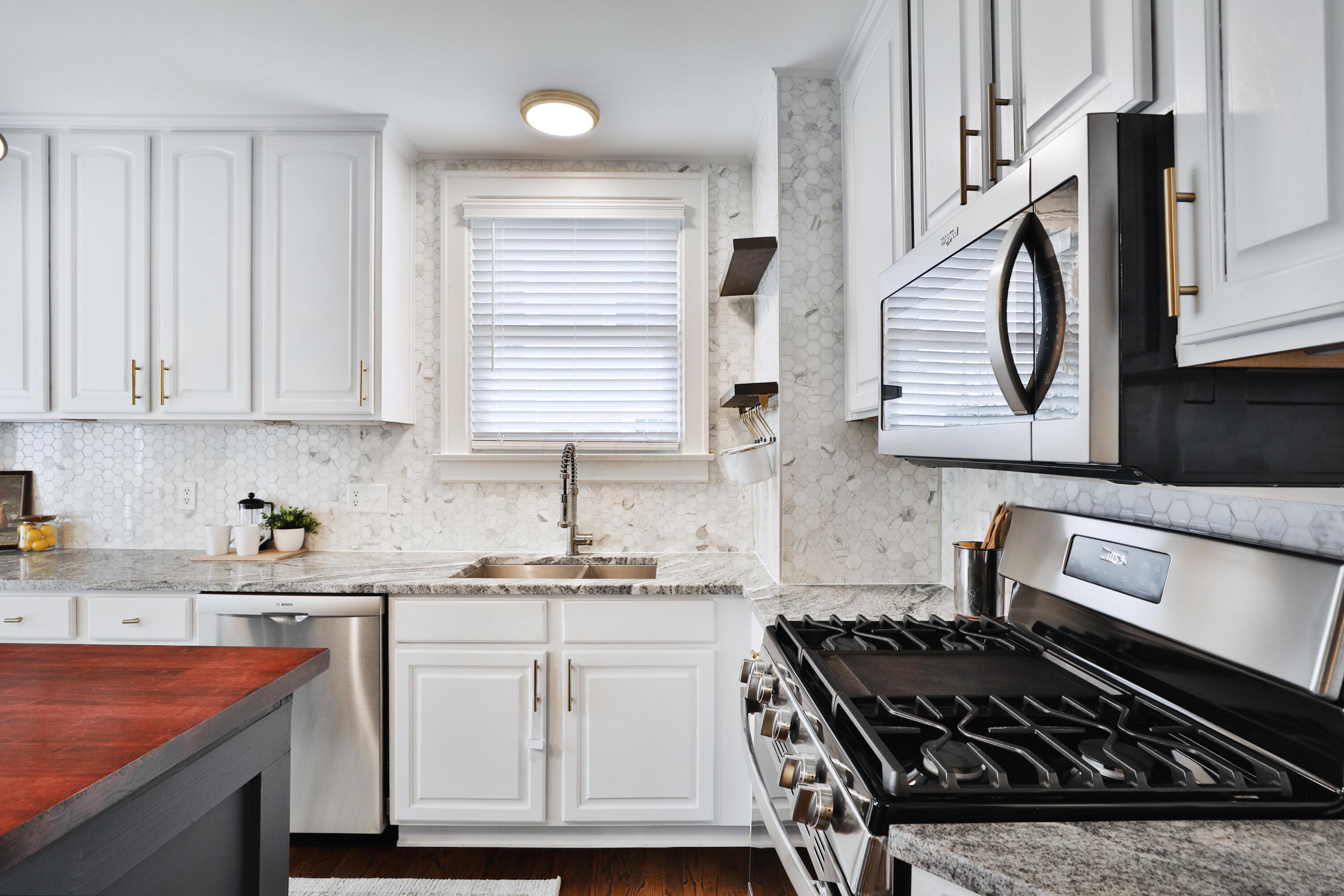 27 East Dunedin Road Columbus, OH 43214 - Photo 25 of 52 Kitchen