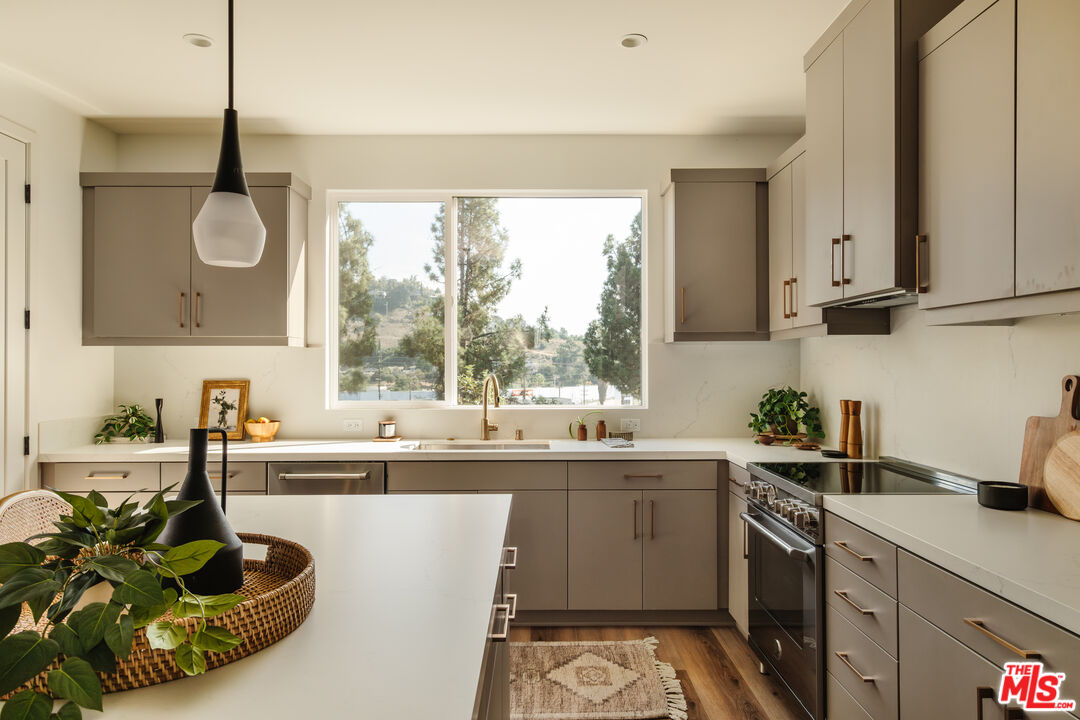 3859 North Riley Lane Los Angeles, CA 90065 - Photo 32 of 75 Gallery Image 32
