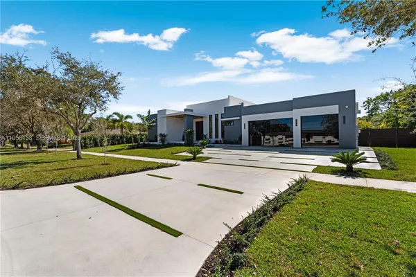 $2,880,000 | 11000 Southwest 120th Street, Miami, FL 33176