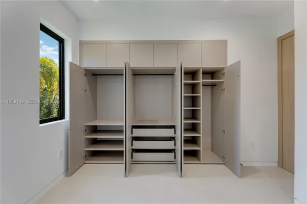 $2,880,000 | 11000 Southwest 120th Street, Miami, FL 33176