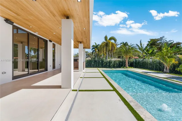$2,880,000 | 11000 Southwest 120th Street, Miami, FL 33176
