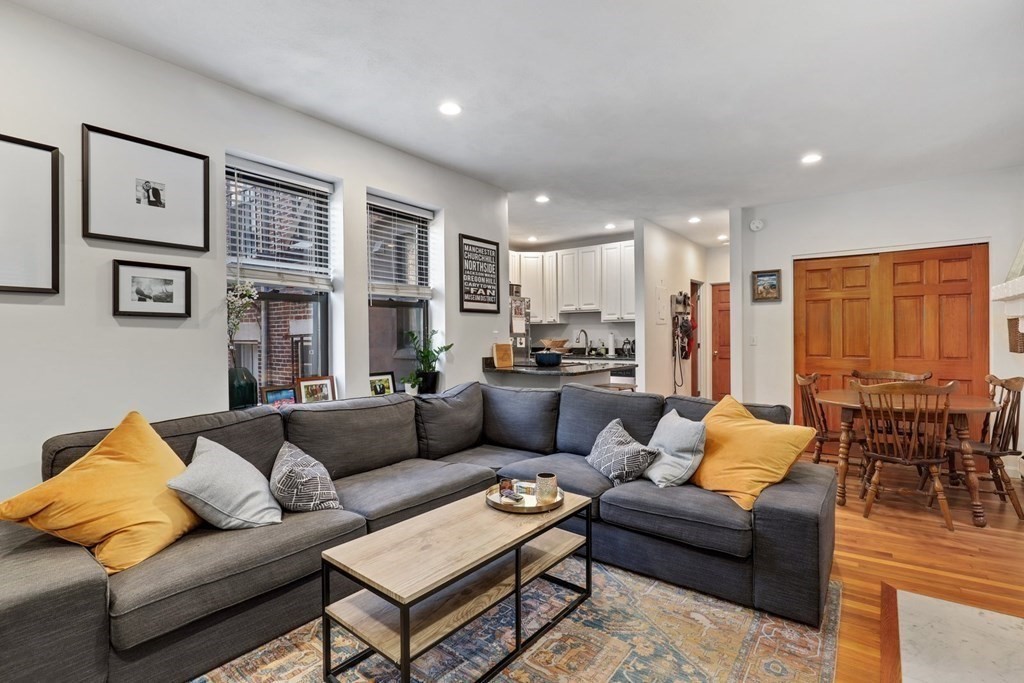 43 Anderson Street, Unit 2 Boston, MA 02114 - Photo 12 of 33