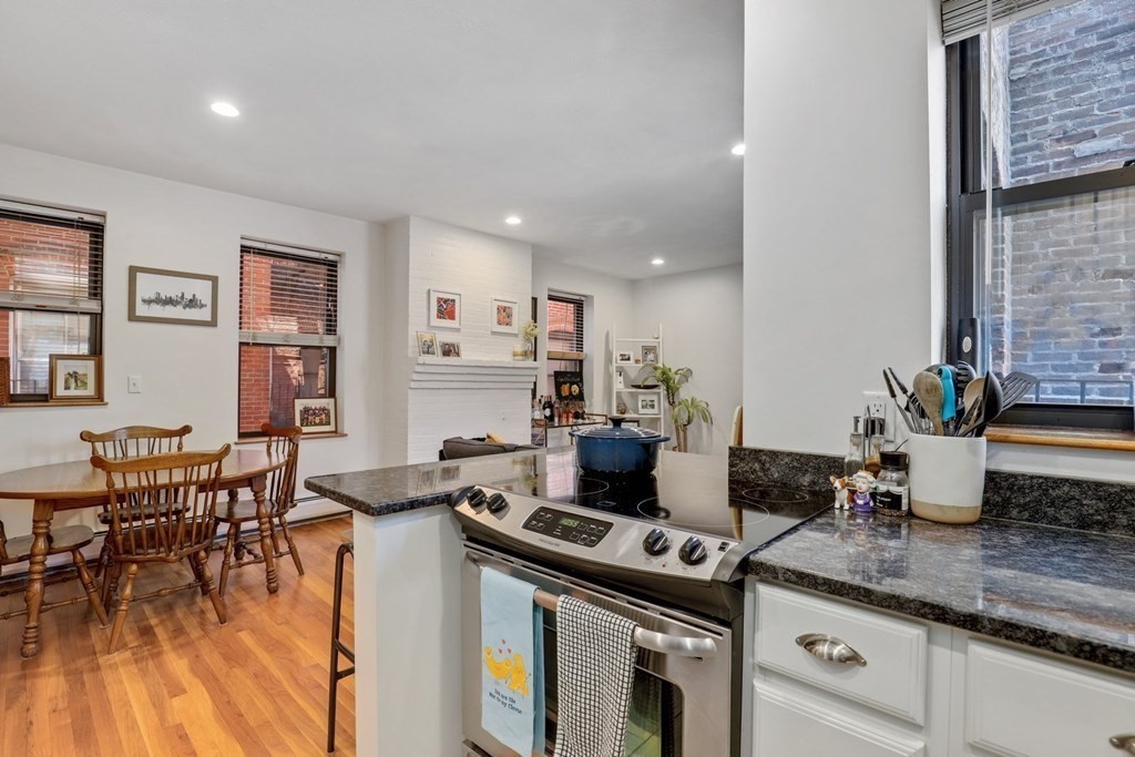 43 Anderson Street, Unit 2 Boston, MA 02114 - Photo 17 of 33