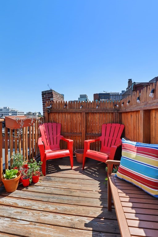 43 Anderson Street, Unit 2 Boston, MA 02114 - Photo 30 of 33