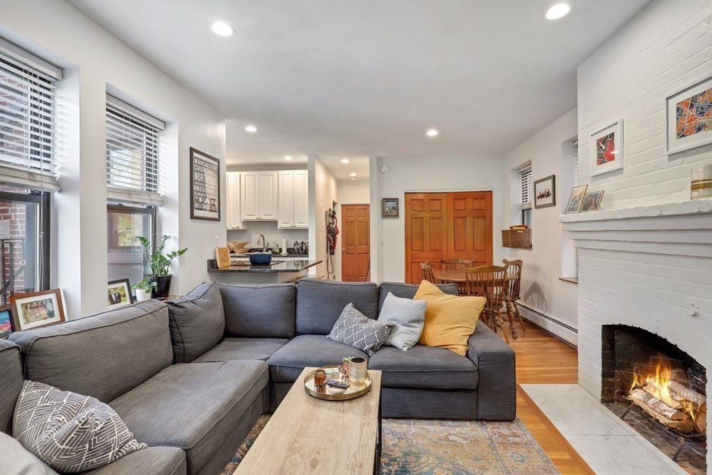 43 Anderson Street, Unit 2 Boston, MA 02114 - Photo 9 of 33