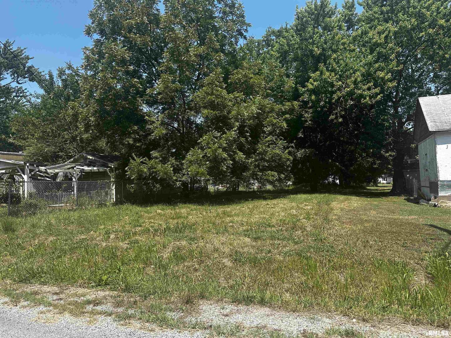 1418 Wescott Street Mount Vernon, IL 62864 - Photo 2 of 2 a view of a yard