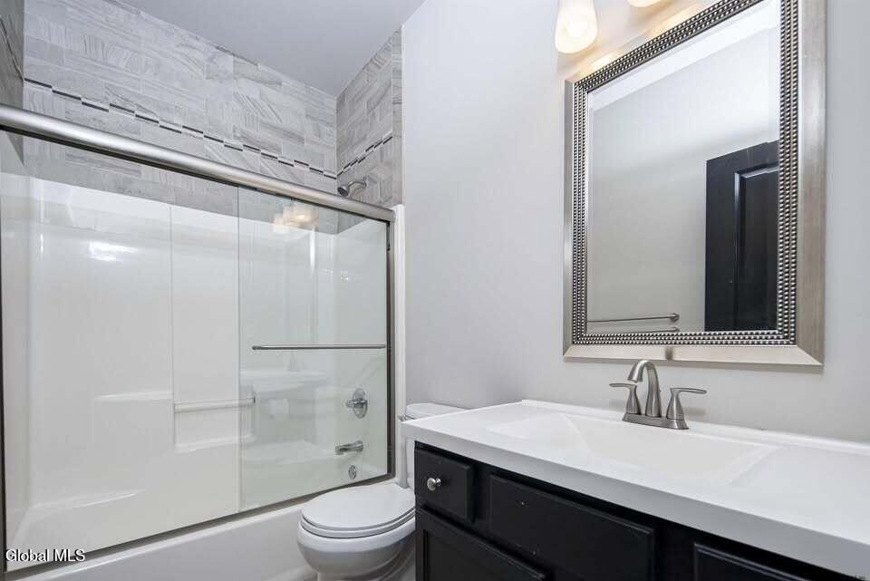 16 Lancaster Place Milton, NY 12020 - Photo 11 of 18 Hall Bath