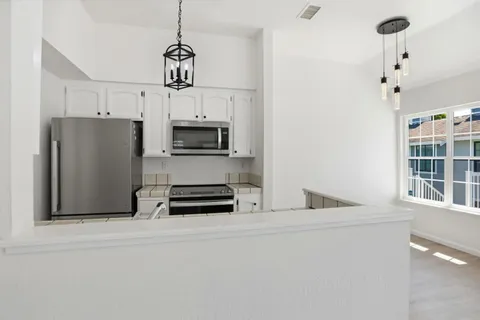 $589,000 | 1920 Vista Cay, San Mateo, CA 94404