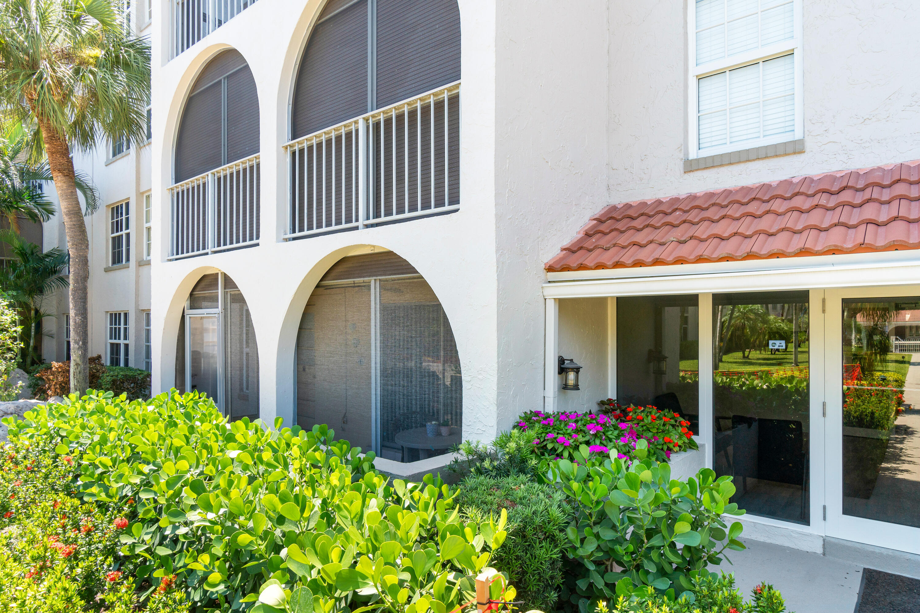 250 Northeast 20th Street, Unit 1220 Boca Raton, FL 33431 - Photo 3 of 25 031-250Northeast20thStreet-122-BocaRaton