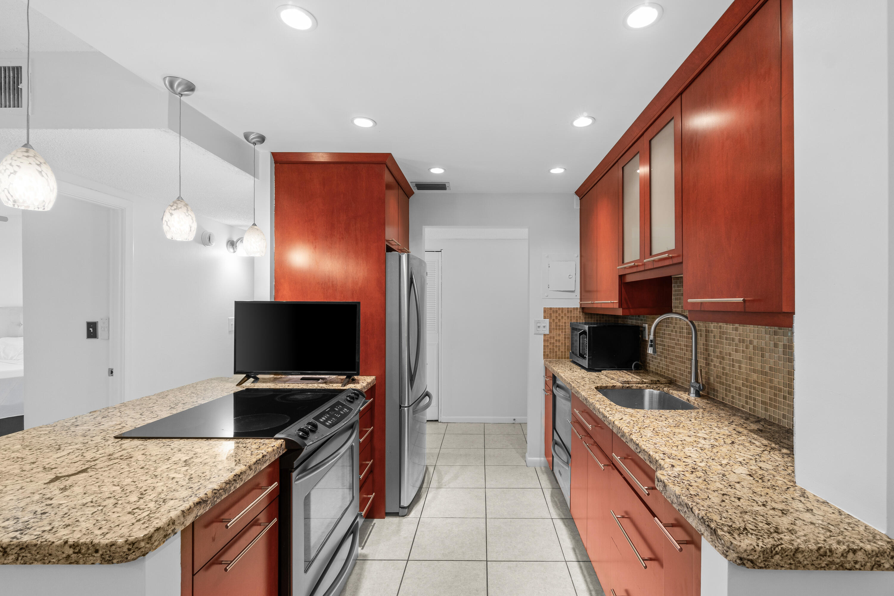 250 Northeast 20th Street, Unit 1220 Boca Raton, FL 33431 - Photo 8 of 25 012-250Northeast20thStreet-122-BocaRaton