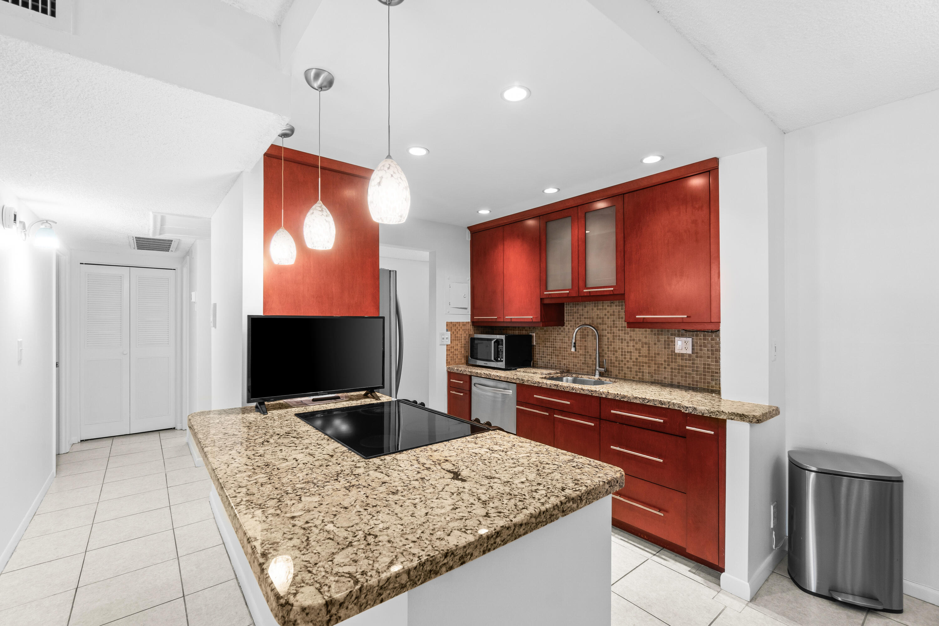 250 Northeast 20th Street, Unit 1220 Boca Raton, FL 33431 - Photo 9 of 25 013-250Northeast20thStreet-122-BocaRaton