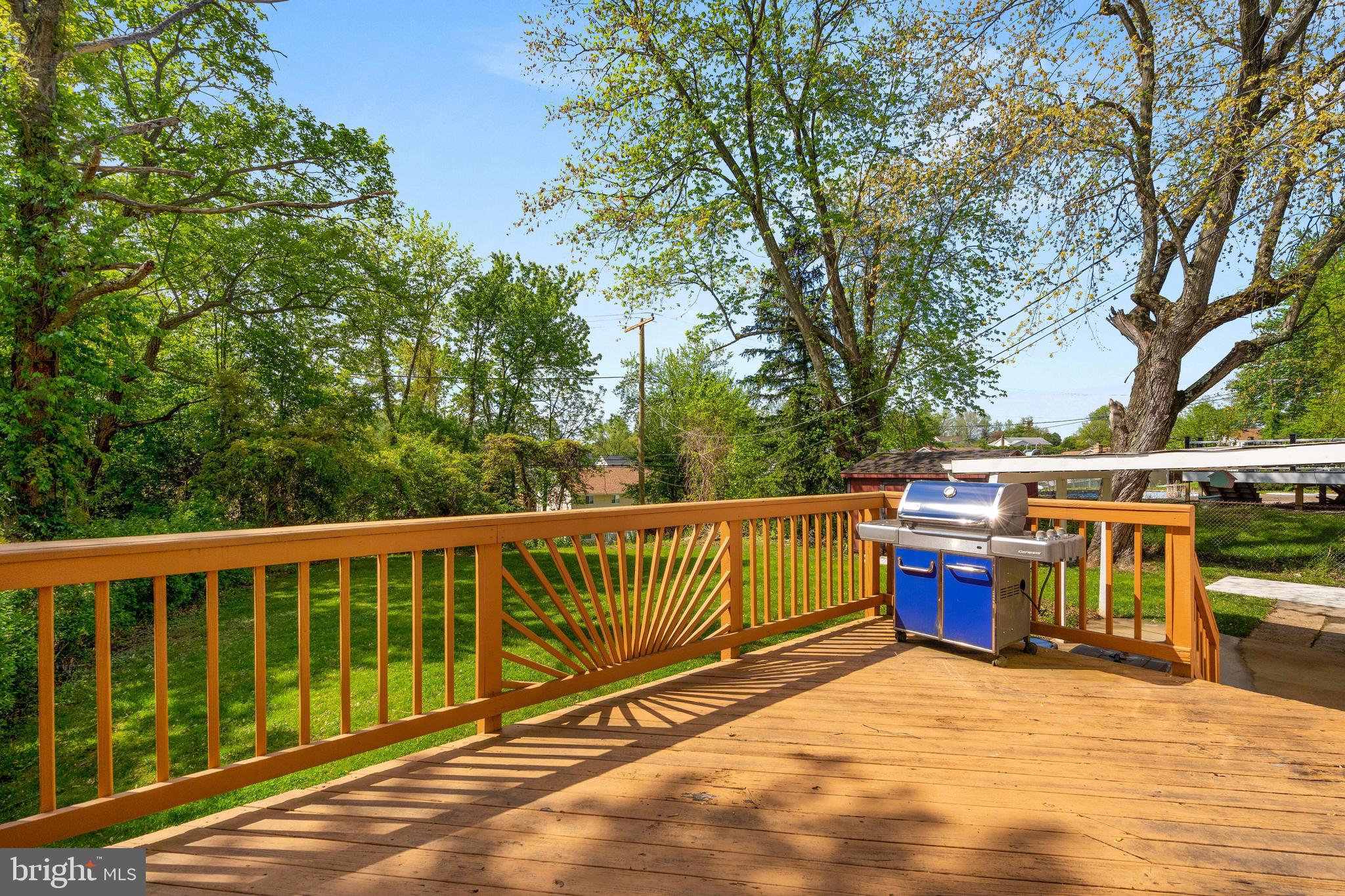 3531 Cabot Road Randallstown, MD 21133 - Photo 36 of 41 Rear deck