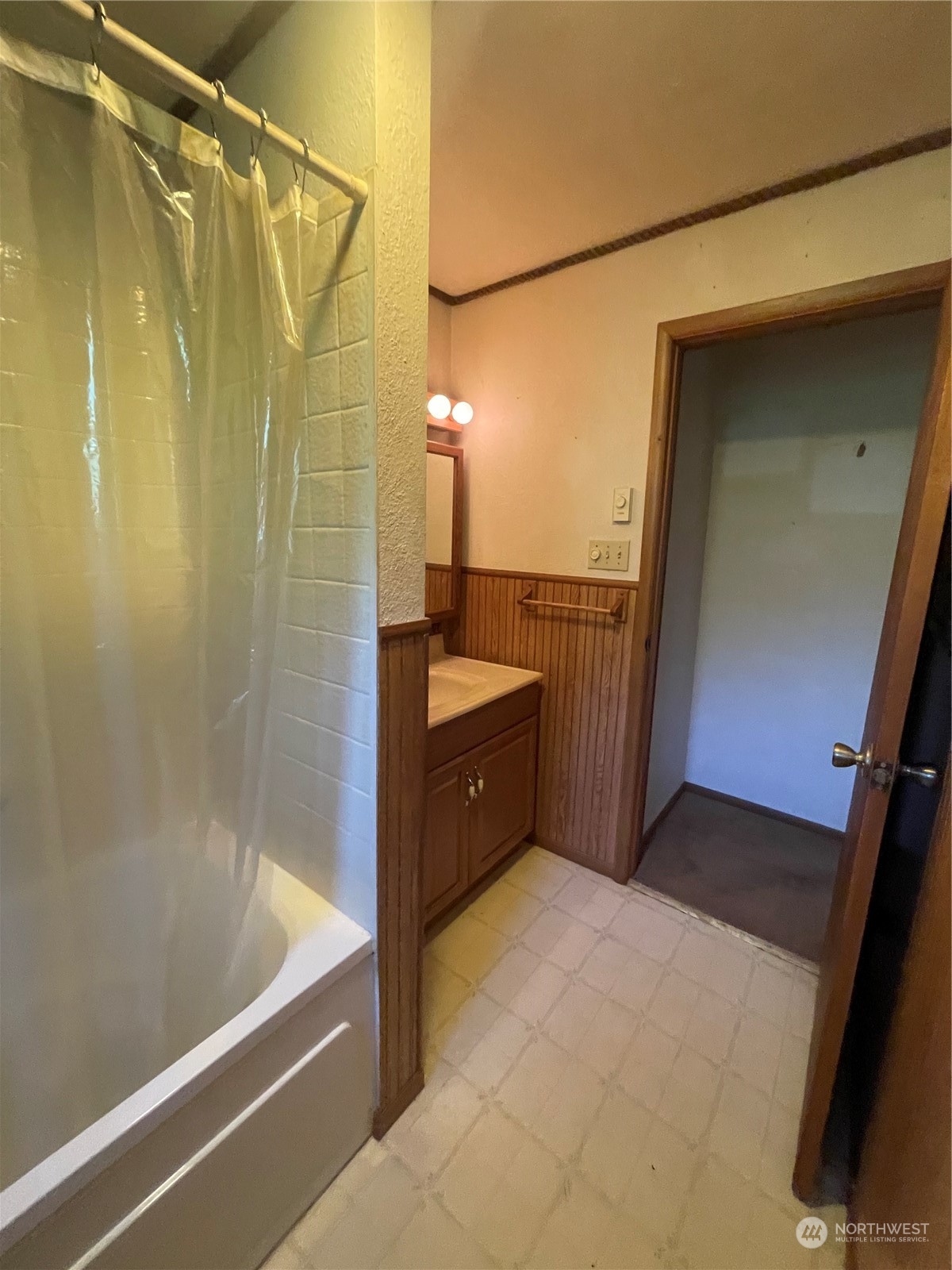1045 Crossing Street Raymond, WA 98577 - Photo 15 of 21 Gallery Image 15
