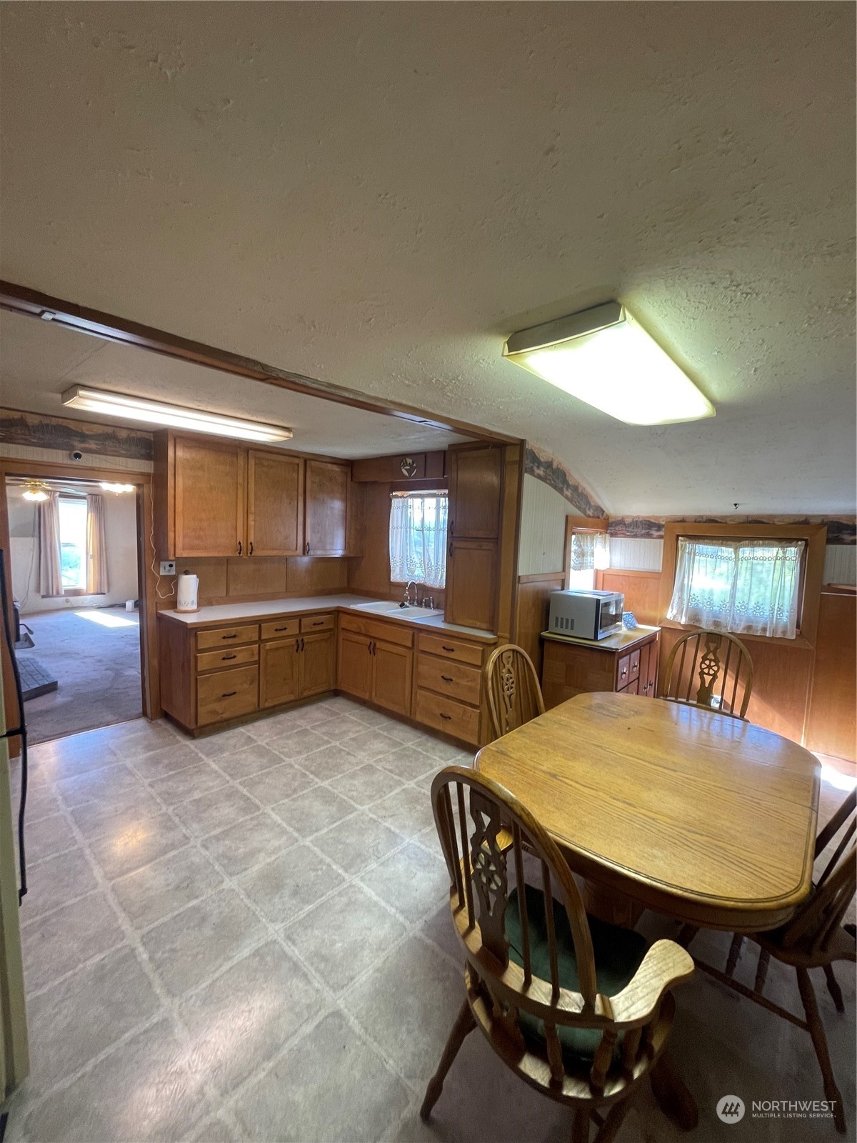 1045 Crossing Street Raymond, WA 98577 - Photo 8 of 21 Gallery Image 8