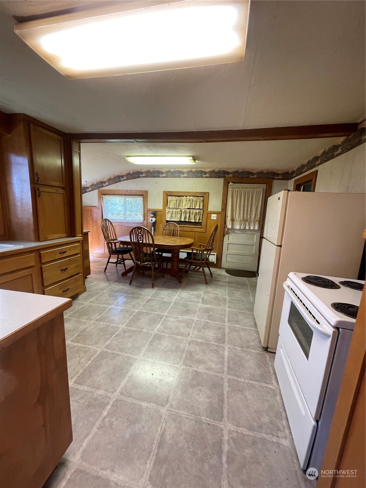 1045 Crossing Street Raymond, WA 98577 - Photo 10 of 21 Gallery Image 10