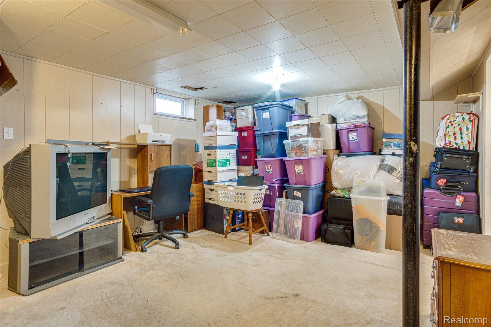 2136 Burdic Street Troy, MI 48085 - Photo 29 of 32 Interiors (26 of 29).jpg