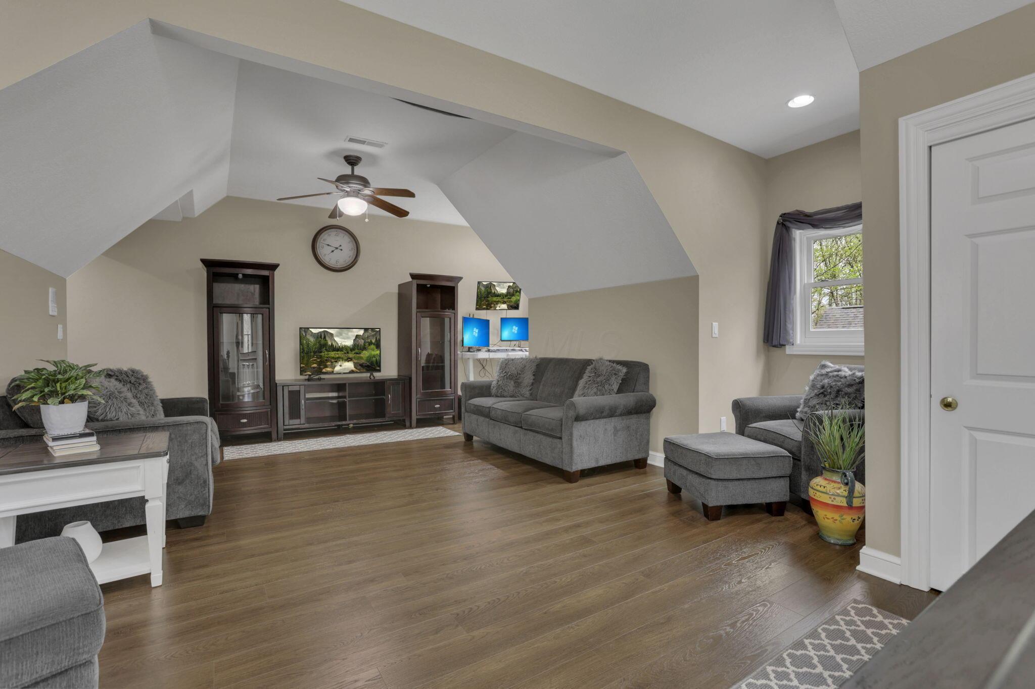 7341 Hollow Road Southwest Pataskala, OH 43062 - Photo 45 of 102 Upstairs Flex space