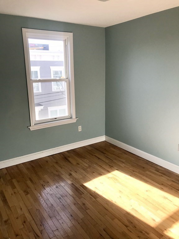 4 Colebrook Street Boston, MA 02127 - Photo 9 of 12