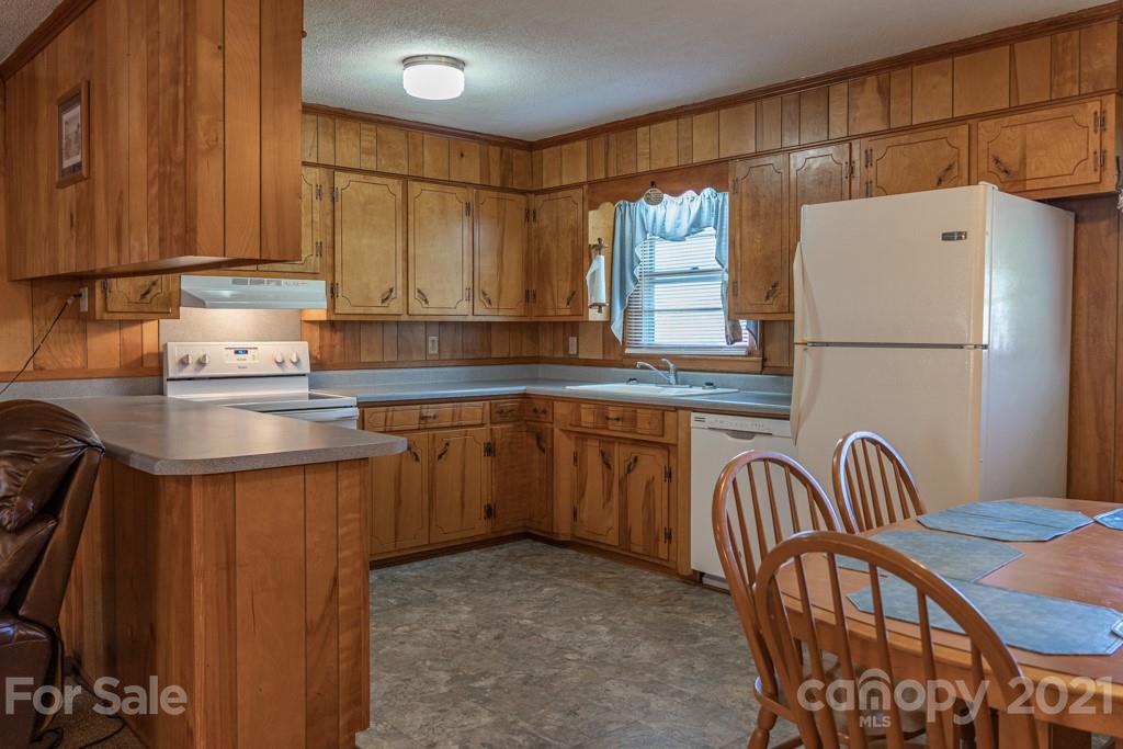 909 Kiser Dairy Road Dallas, NC 28034 - Photo 12 of 44 Gallery Image 12