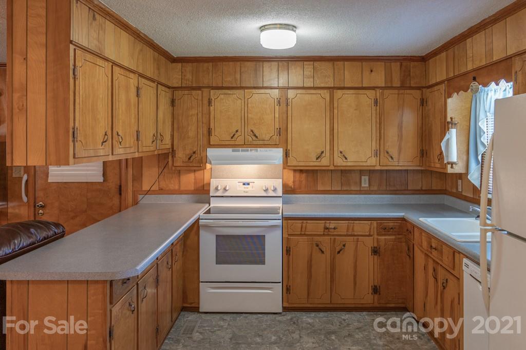 909 Kiser Dairy Road Dallas, NC 28034 - Photo 15 of 44 Gallery Image 15