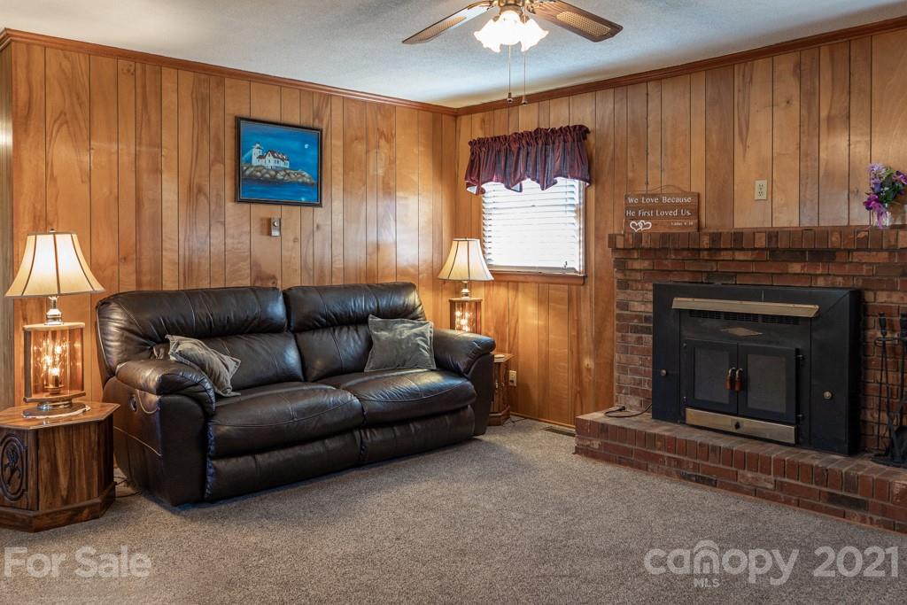 909 Kiser Dairy Road Dallas, NC 28034 - Photo 5 of 44 Gallery Image 5