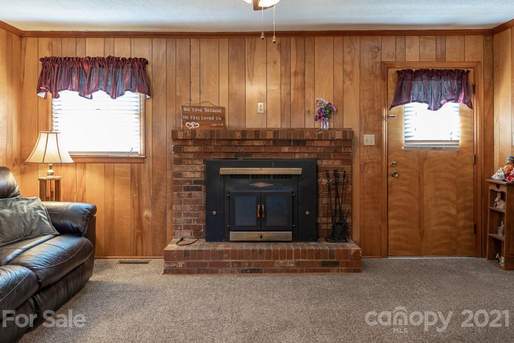 909 Kiser Dairy Road Dallas, NC 28034 - Photo 7 of 44 Gallery Image 7