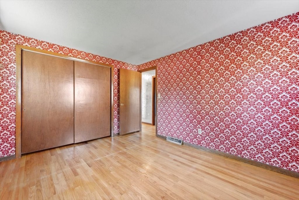 90 Fallston Street Springfield, MA 01119 - Photo 20 of 38 a view of entryway