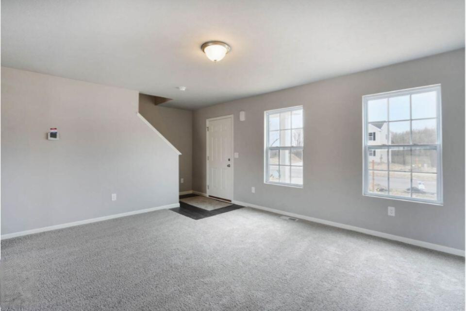 2739 Hawk Ridge Court Kentwood, MI 49508 - Photo 6 of 23 TWO032-i1810-Great Room1
