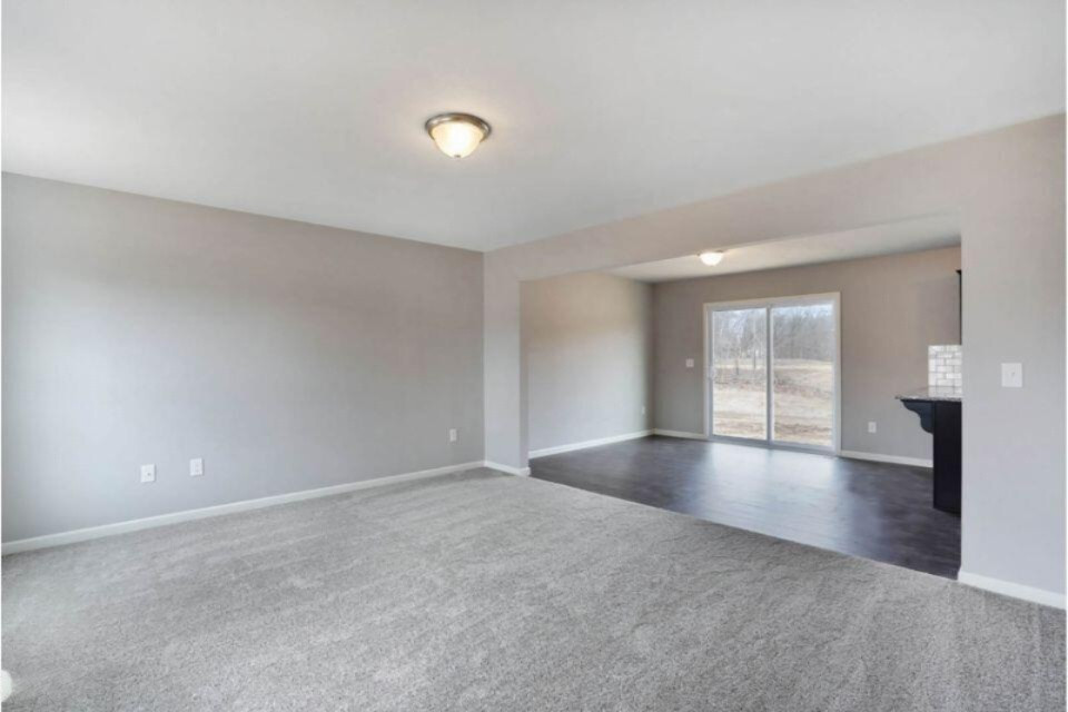 2739 Hawk Ridge Court Kentwood, MI 49508 - Photo 7 of 23 TWO032-i1810-Great Room2