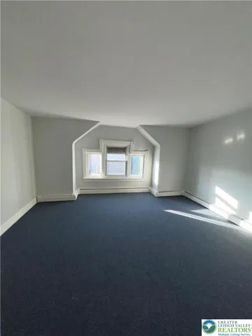 a view of empty room with window