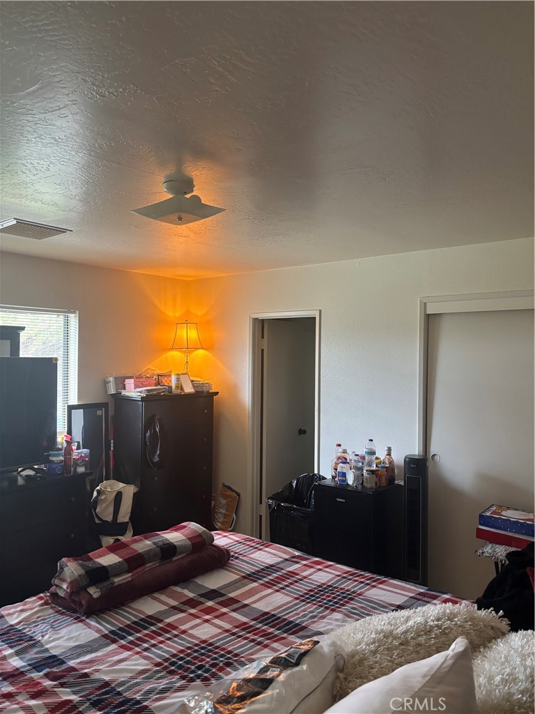 313 Mamie Street Ridgecrest, CA 93555 - Photo 22 of 33 Primary Bedroom/Closet 1
