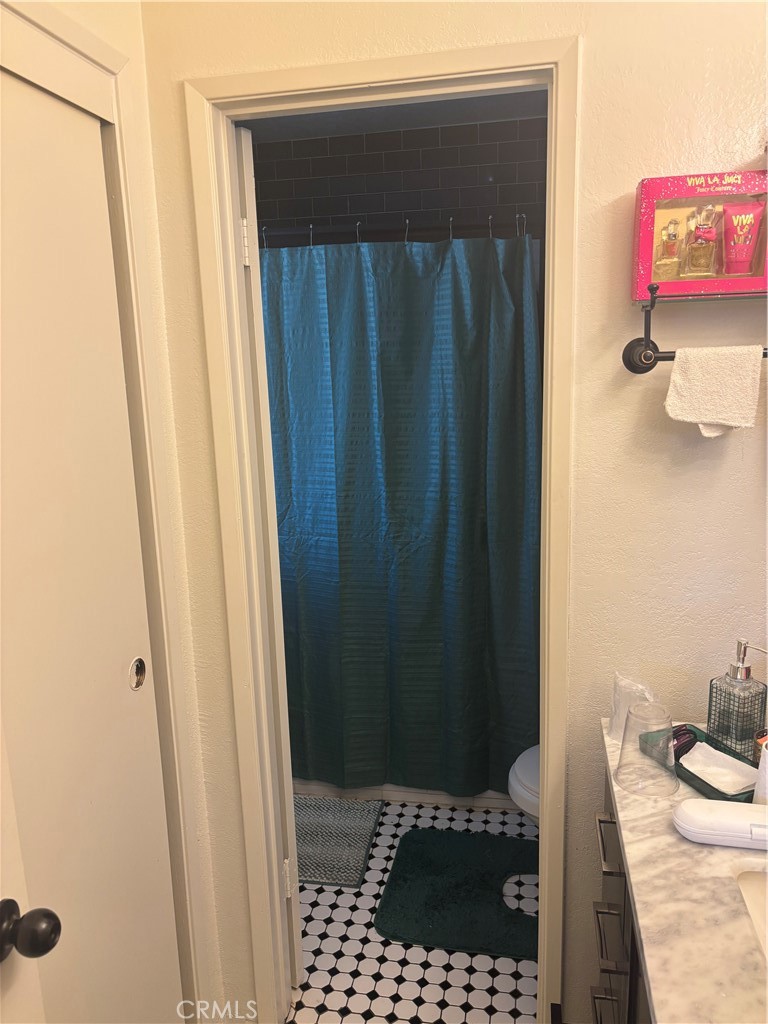 313 Mamie Street Ridgecrest, CA 93555 - Photo 24 of 33 Primary Bathroom/Closet 2