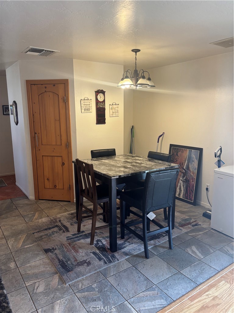 313 Mamie Street Ridgecrest, CA 93555 - Photo 9 of 33 Dining room
