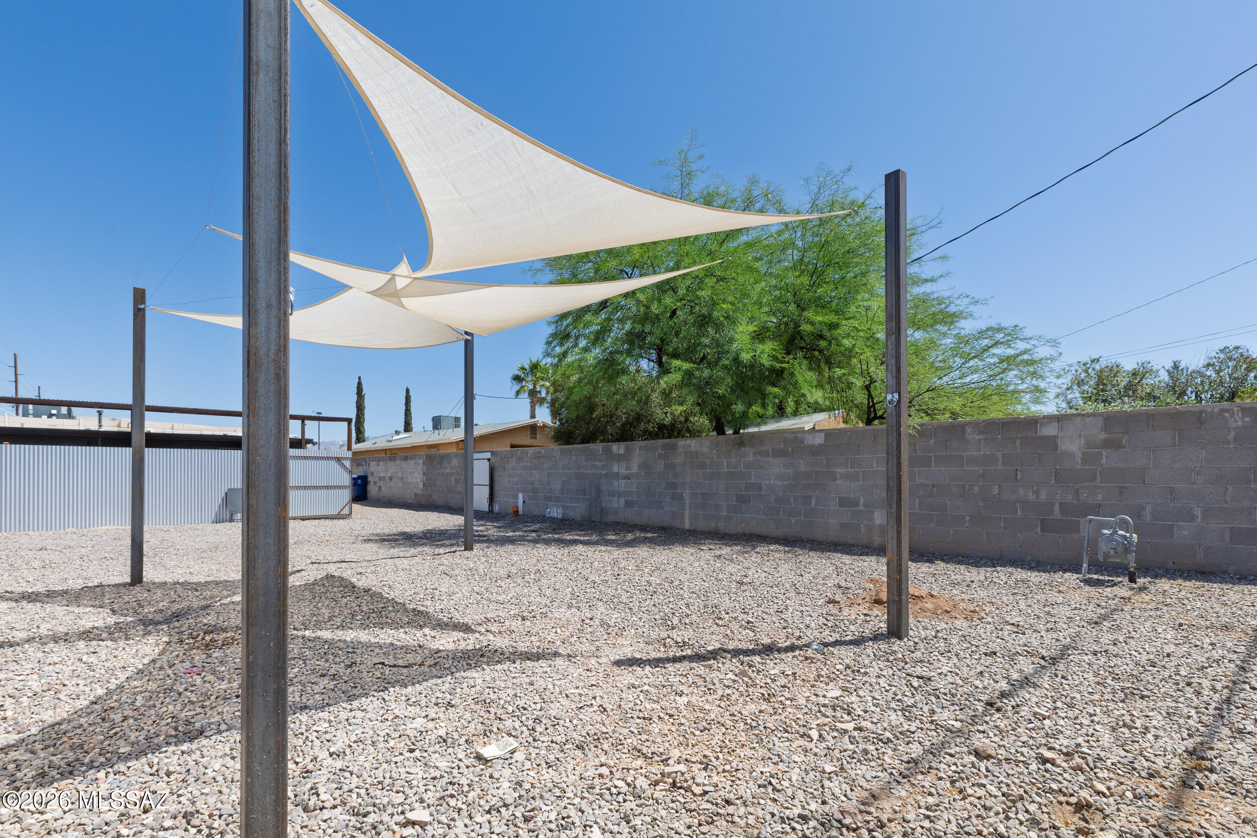802 East Silverlake Road Tucson, AZ 85713 - Photo 12 of 46
