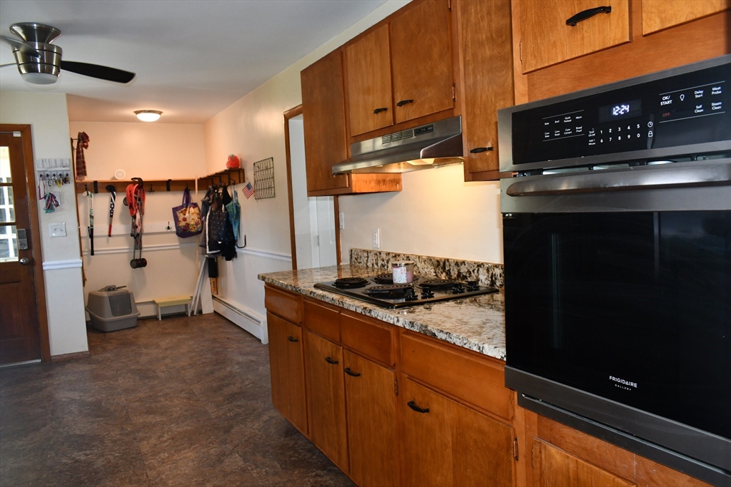 583 Whetstone Hill Road Somerset, MA 02726 - Photo 9 of 27 Gallery Image 9