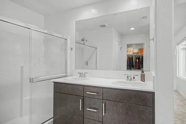 $525,000 | 1183 Ponderosa Way West, Madera, CA 93636