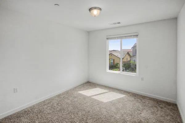 $525,000 | 1183 Ponderosa Way West, Madera, CA 93636