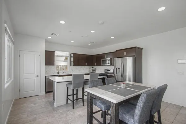 $525,000 | 1183 Ponderosa Way West, Madera, CA 93636