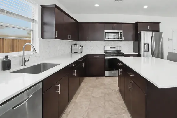 $525,000 | 1183 Ponderosa Way West, Madera, CA 93636